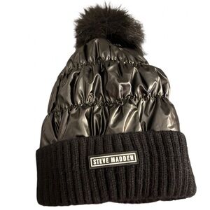 Steve Madden Ruched Pom-Pom Beanie – Shiny Black
